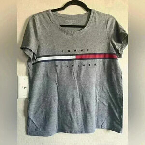 Tommy Hilfiger T shirt